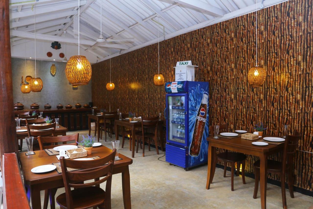 Click Hiriketiya Hotel Dikwella Luaran gambar
