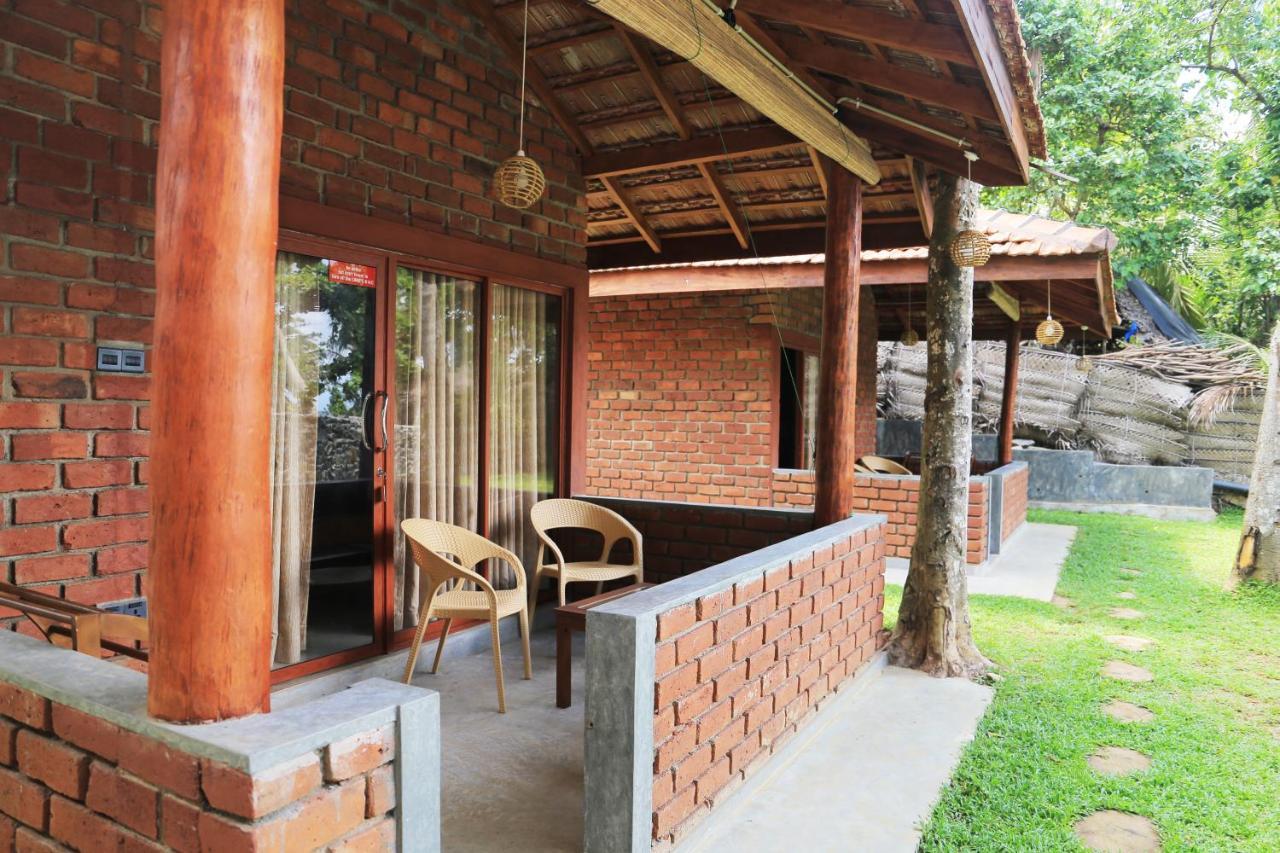 Click Hiriketiya Hotel Dikwella Luaran gambar