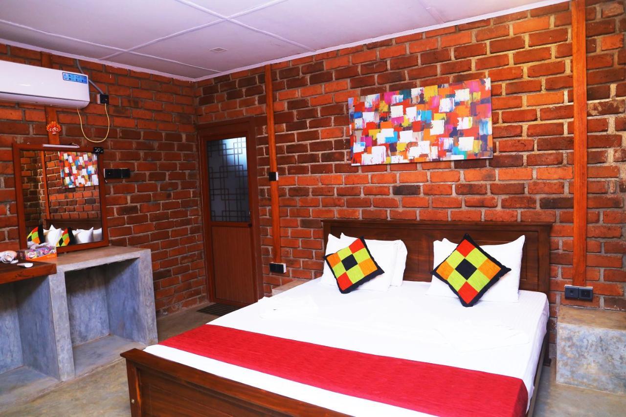 Click Hiriketiya Hotel Dikwella Luaran gambar