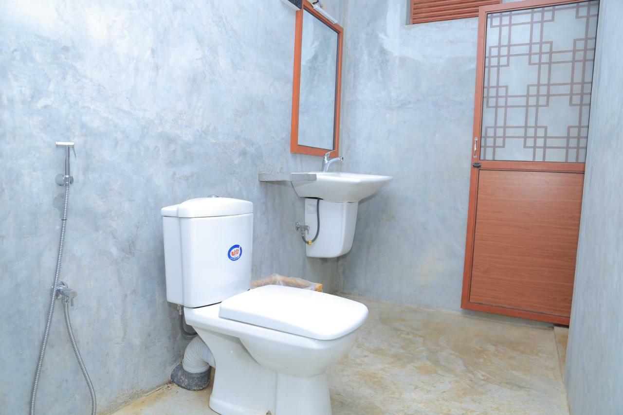 Click Hiriketiya Hotel Dikwella Luaran gambar